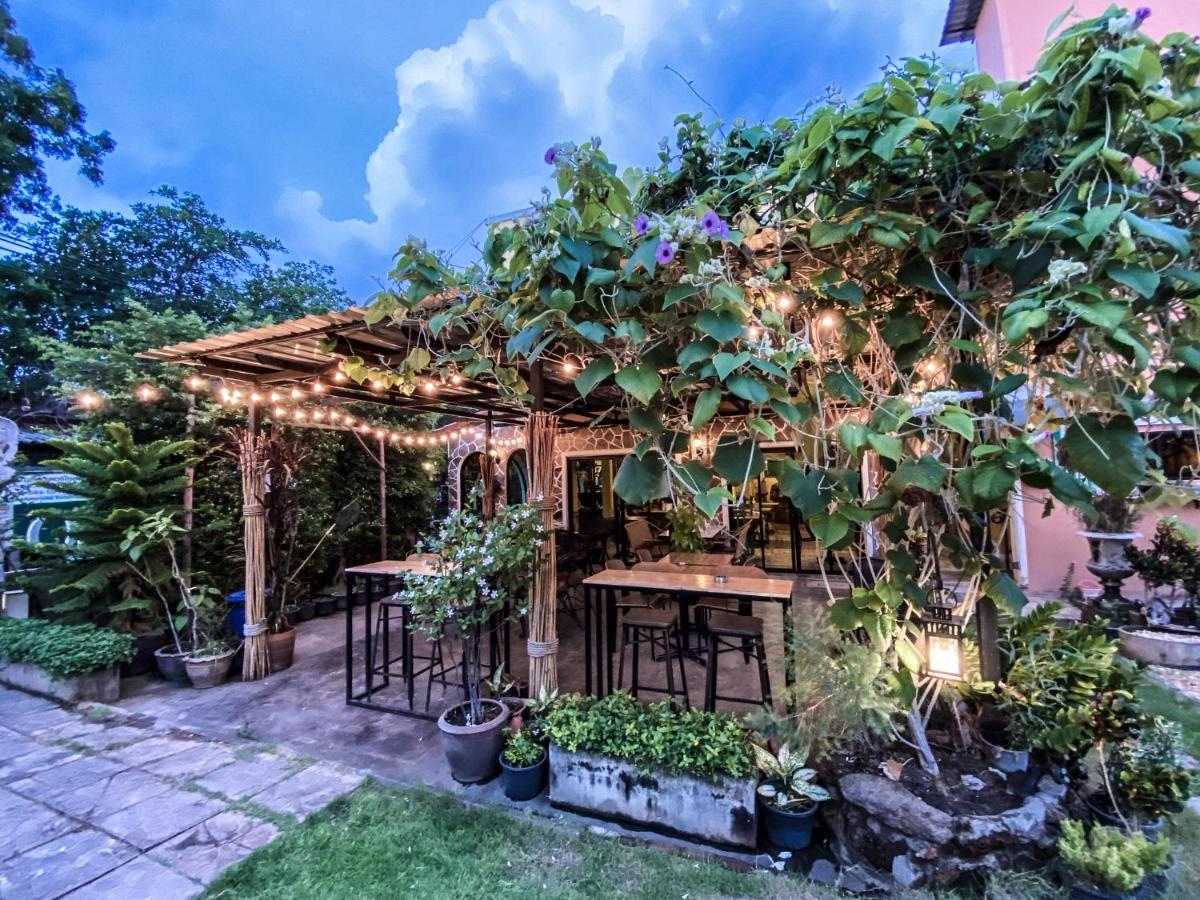 The Castello Resort Koh Larn Exterior foto