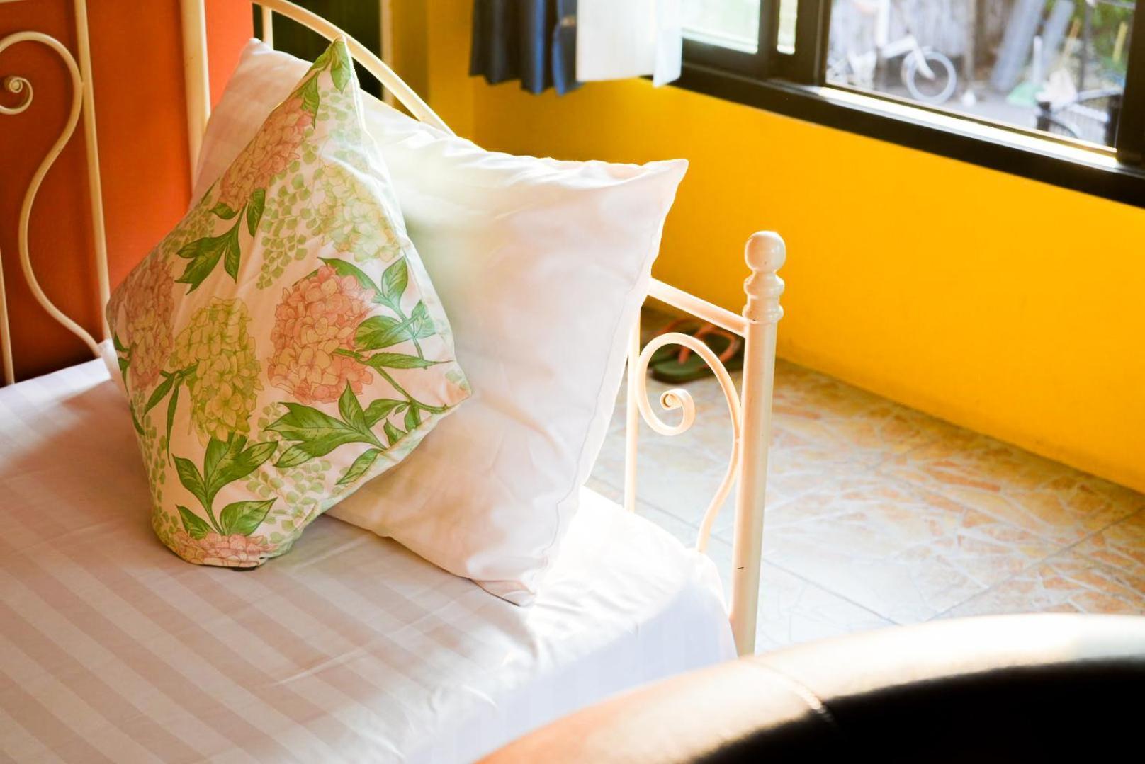 The Castello Resort Koh Larn Zimmer foto